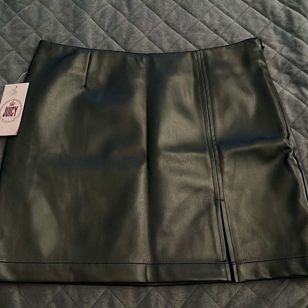 Black short skirt size S new with tag